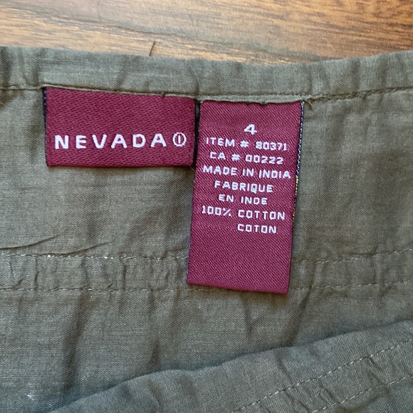 Nevada light brown pleated mini skirt in size 4 - Picture 2 of 2